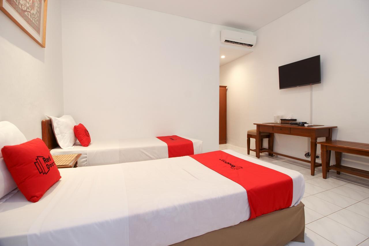 RedDoorz Plus near Alun Alun Selatan 2 Yogyakarta Exterior foto